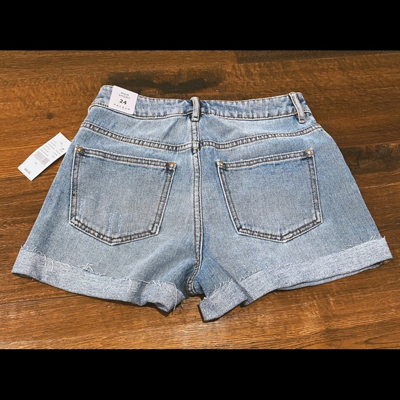 PacSun NWT High Waisted Mom Shorts - Picture 2 of 3